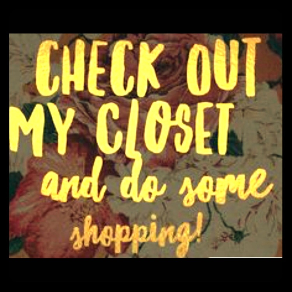 Come check out my closet!   FAST SHIPPING 📦✅